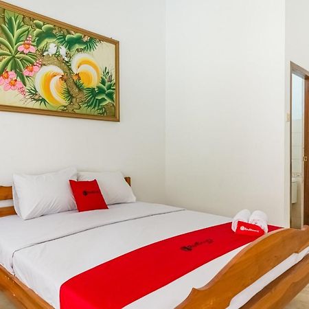 RedDoorz Syariah near Gor Ken Arok Otel Malang Dış mekan fotoğraf