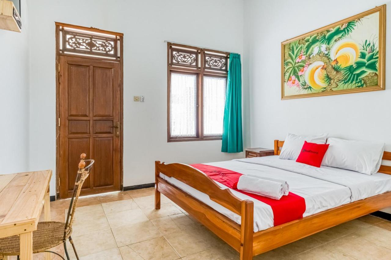 RedDoorz Syariah near Gor Ken Arok Otel Malang Dış mekan fotoğraf