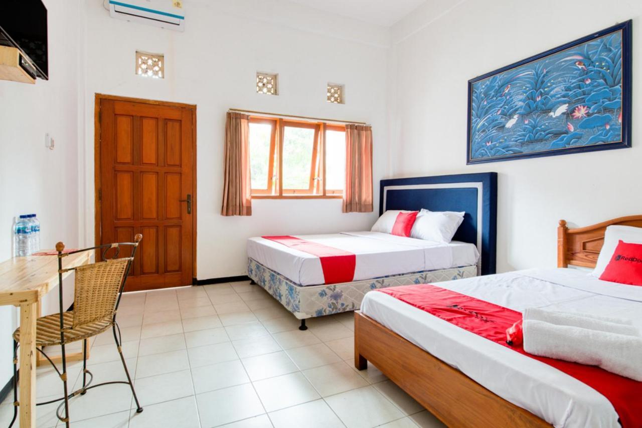 RedDoorz Syariah near Gor Ken Arok Otel Malang Dış mekan fotoğraf